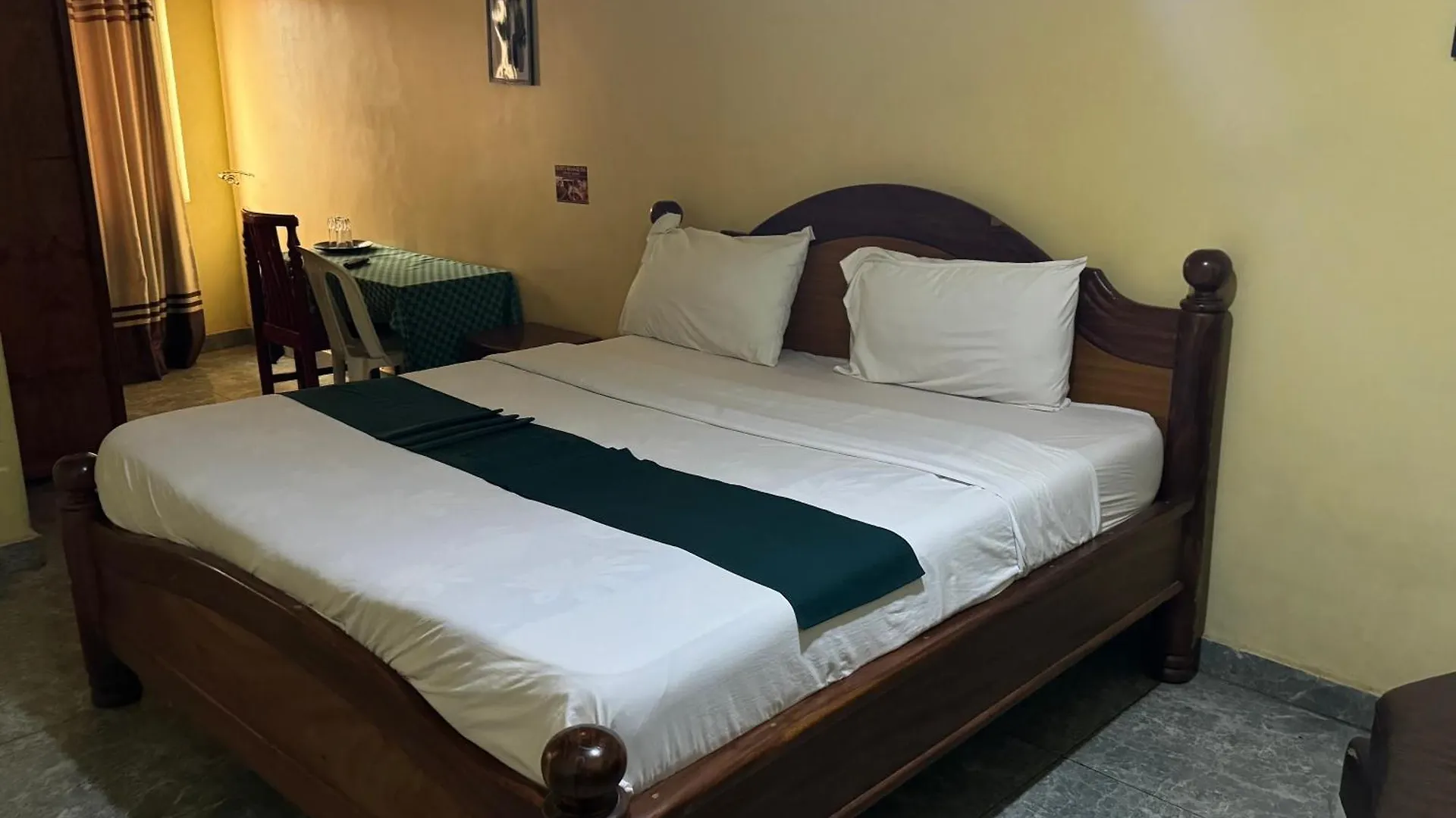***  Vaperse Hotel Wandegeya Kampala Uganda