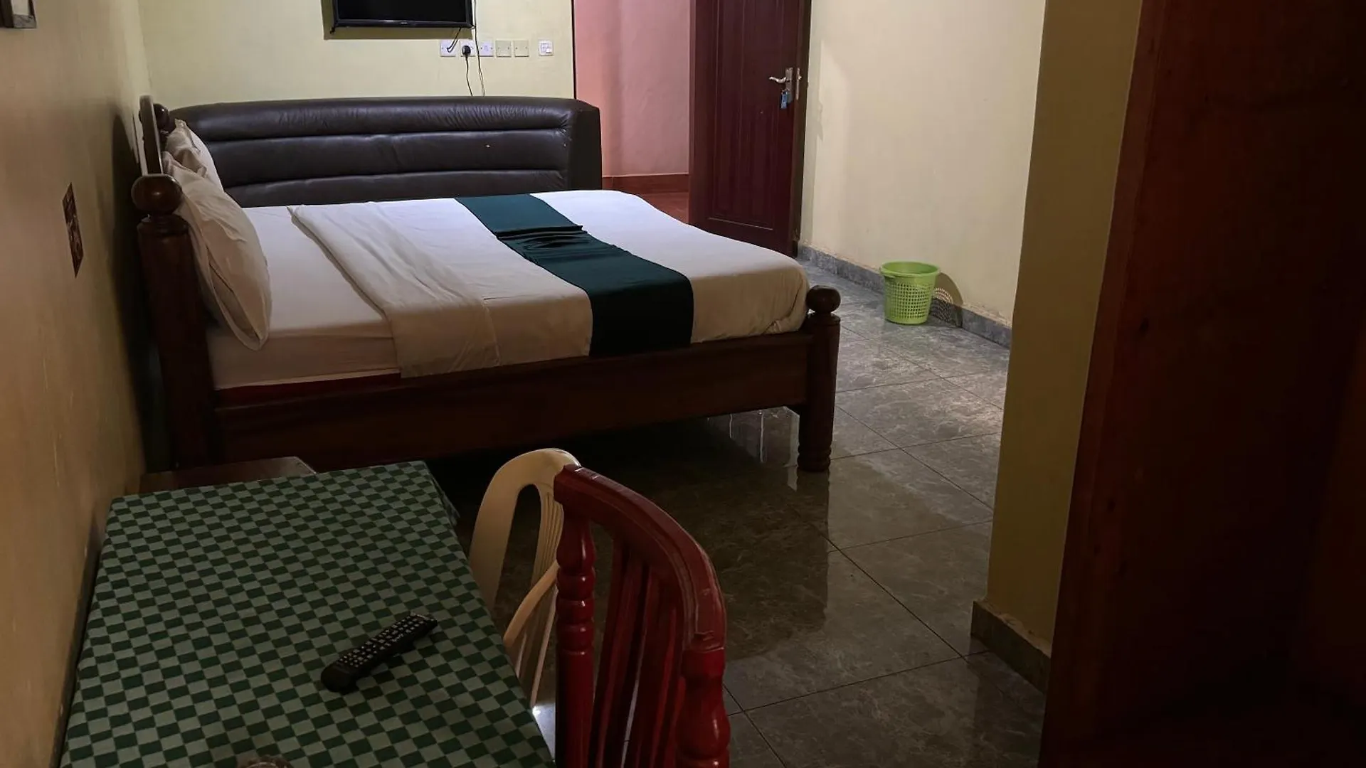 Vaperse Hotel Wandegeya Kampala