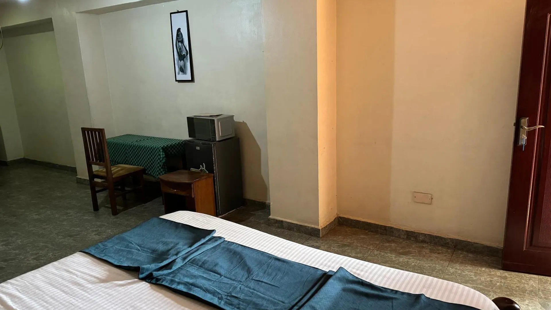 Vaperse Hotel Wandegeya Kampala