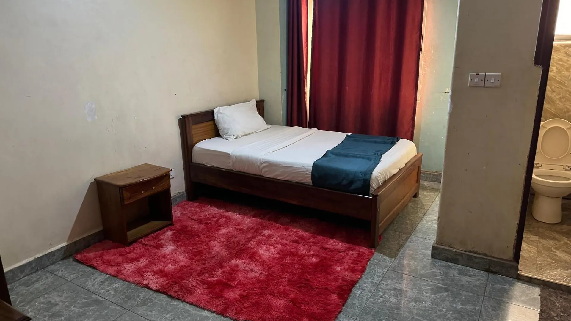 Vaperse Hotel Wandegeya Kampala