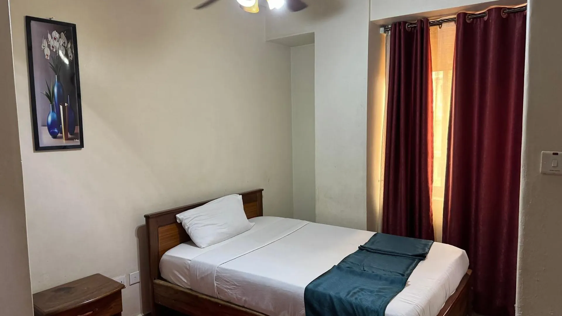Vaperse Hotel Wandegeya Kampala
